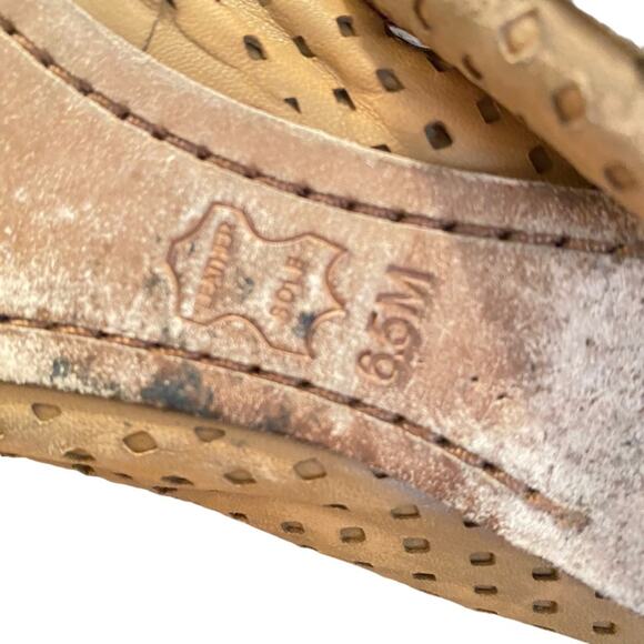 Tory Burch Size 6.5 Caroline tan flats with red elastic trim and golden logo - Picture 5 of 16